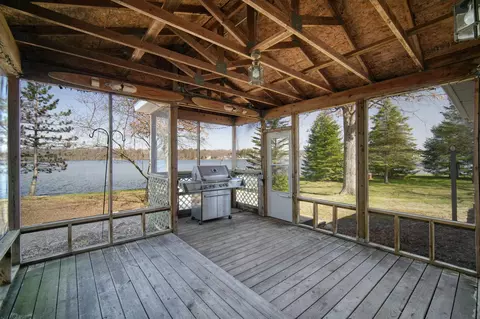 Exterior - 8017 Lakeshore Blvd, Jackson, MI 49201 photo 7 of 24