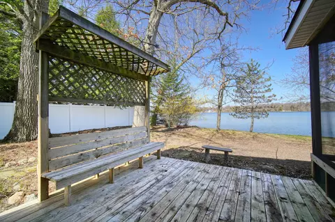 Exterior - 8017 Lakeshore Blvd, Jackson, MI 49201 photo 9 of 24