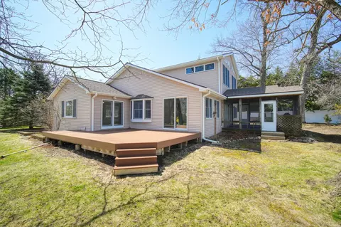 Exterior - 8017 Lakeshore Blvd, Jackson, MI 49201 photo 18 of 24