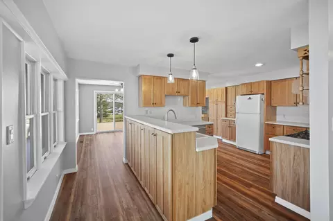 Kitchen - 8017 Lakeshore Blvd, Jackson, MI 49201 photo 5 of 7