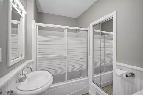 Bath - 8017 Lakeshore Blvd, Jackson, MI 49201 photo 1 of 8