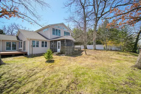 Exterior - 8017 Lakeshore Blvd, Jackson, MI 49201 photo 2 of 24