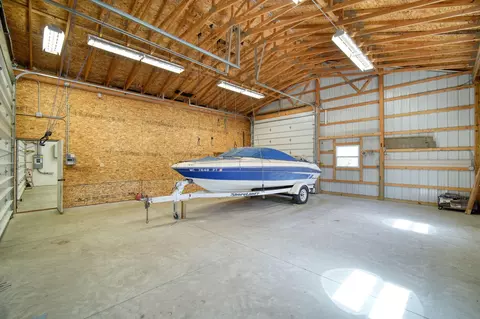 Exterior - 8017 Lakeshore Blvd, Jackson, MI 49201 photo 14 of 24