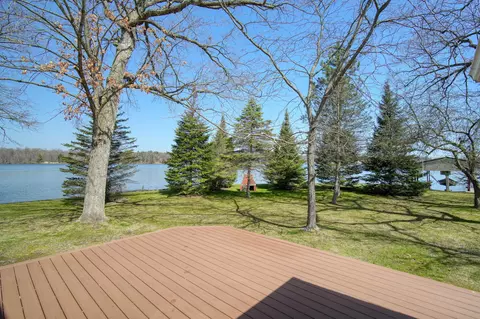 Exterior - 8017 Lakeshore Blvd, Jackson, MI 49201 photo 19 of 24