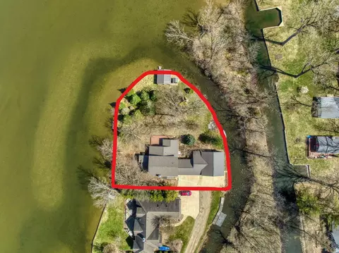 View/Area - 8017 Lakeshore Blvd, Jackson, MI 49201 photo 4 of 21