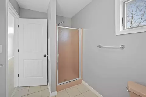 Bath - 8017 Lakeshore Blvd, Jackson, MI 49201 photo 7 of 8