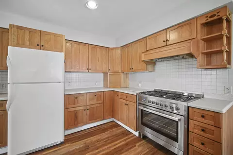 Kitchen - 8017 Lakeshore Blvd, Jackson, MI 49201 photo 3 of 7