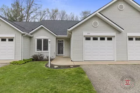 333 Nestlewood Dr, Holland, MI 49424