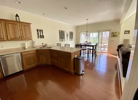 Kitchen - 31 Arrowhead Dr, Coldwater, MI 49036 photo 2 of 2