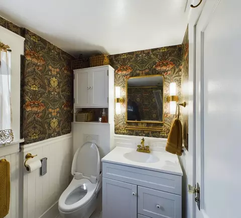 Bath - 826 Knowles St, Royal Oak, MI 48067 photo 1 of 4