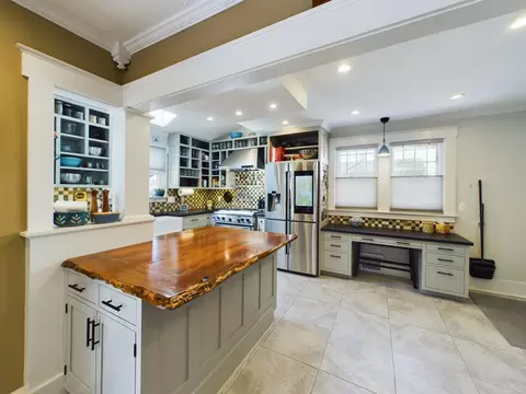 Kitchen - 826 Knowles St, Royal Oak, MI 48067 photo 2 of 3