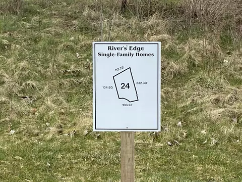 3376 Rivers Edge Dr, St. Joseph, MI 49085