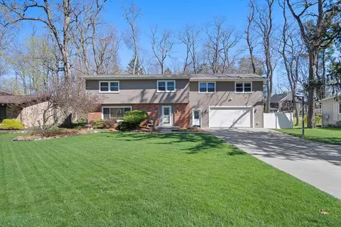 1730 Maunta Ln, Jackson, MI 49201