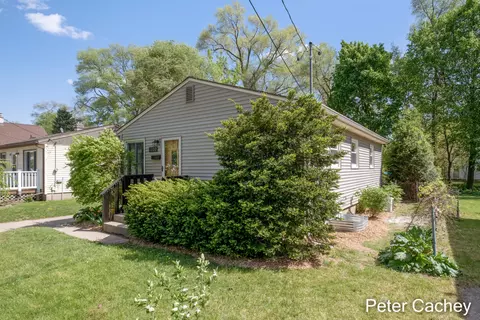 1322 Mason St NE, Grand Rapids, MI 49503