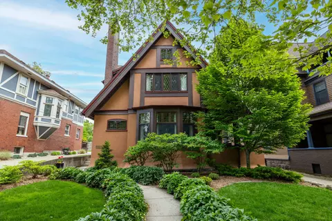 232 Morris Ave SE, Grand Rapids, MI 49503