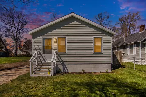 2037 Kinsey St, Muskegon, MI 49441