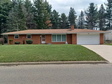 2071 Spring Rd, Hillsdale, MI 49242