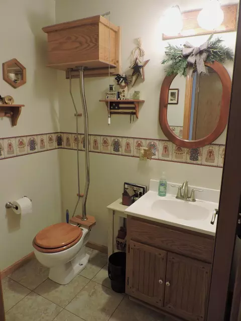 Bath - 1383 E 98th St, Grant, MI 49327 photo 1 of 5