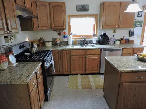 Kitchen - 1383 E 98th St, Grant, MI 49327 photo 3 of 8