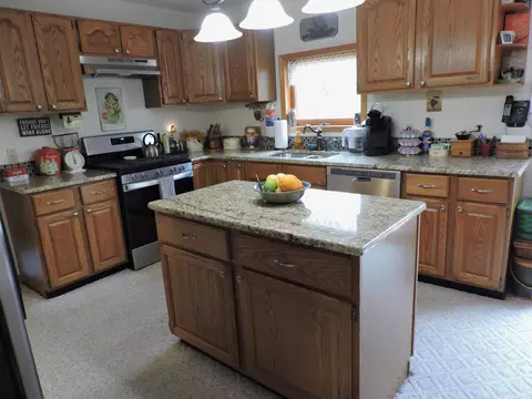 Kitchen - 1383 E 98th St, Grant, MI 49327 photo 5 of 8