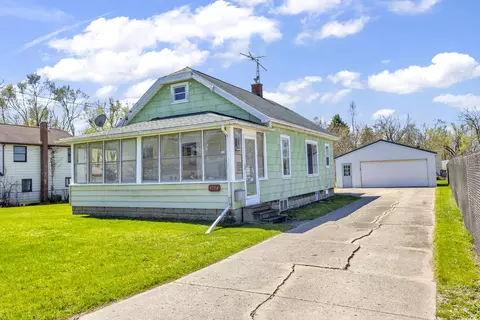 1134 Knapp St, Jackson, MI 49203
