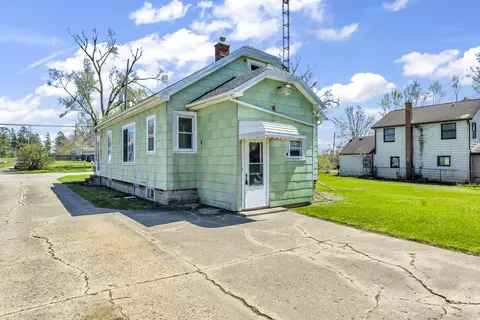 Exterior - 1134 Knapp St, Jackson, MI 49203 photo 6 of 12