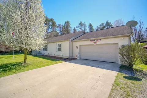 Exterior - 11097 Greenview Ct, Jerome, MI 49249 photo 2 of 20