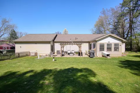 Exterior - 11097 Greenview Ct, Jerome, MI 49249 photo 4 of 20