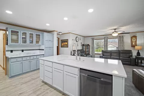 Kitchen - 11097 Greenview Ct, Jerome, MI 49249 photo 5 of 8