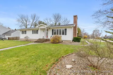 532 Seminole Dr, Fremont, MI 49412