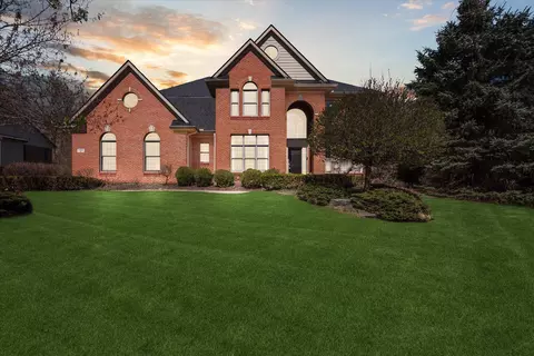 15926 Augusta Court Ct, Northville, MI 48168