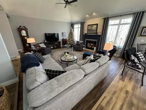 Living - 5564 E 68th St, Newaygo, MI 49337 photo 4 of 8