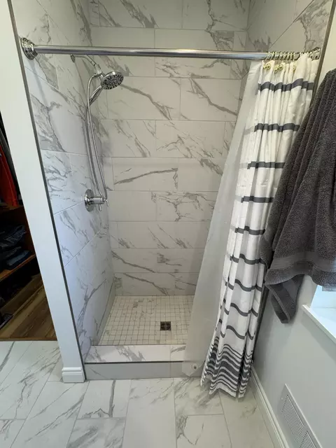 Bath - 5564 E 68th St, Newaygo, MI 49337 photo 3 of 5