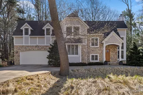 9410 Ottawa House Dr, West Olive, MI 49460
