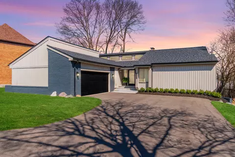 7280 Williams Lake Rd, Waterford, MI 48329