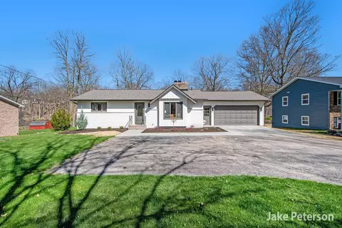 7373 Kilmer Dr SE, Grand Rapids, MI 49512
