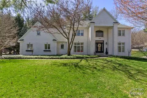 7780 Sandy Hollow Dr SE, Alto, MI 49302