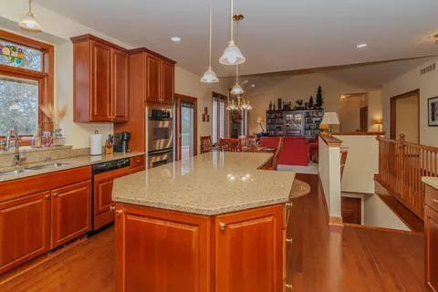 Kitchen - 9042 Mckendry Dr, Saline, MI 48176 photo 5 of 6