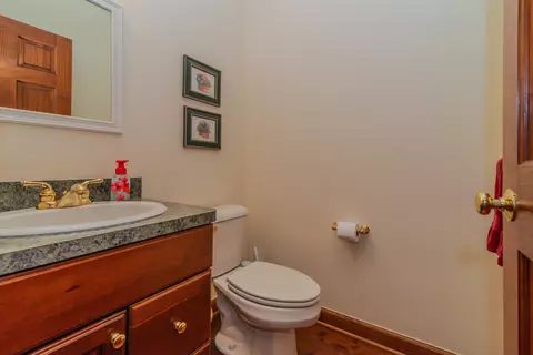 Bath - 9042 Mckendry Dr, Saline, MI 48176 photo 5 of 6