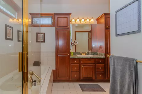 Bath - 9042 Mckendry Dr, Saline, MI 48176 photo 1 of 6