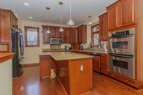 Kitchen - 9042 Mckendry Dr, Saline, MI 48176 photo 2 of 6