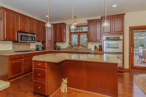 Kitchen - 9042 Mckendry Dr, Saline, MI 48176 photo 1 of 6