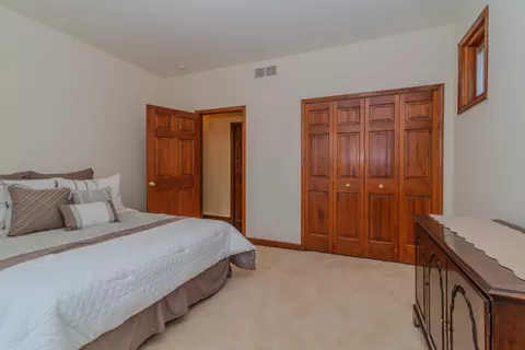 Bedroom - 9042 Mckendry Dr, Saline, MI 48176 photo 7 of 9