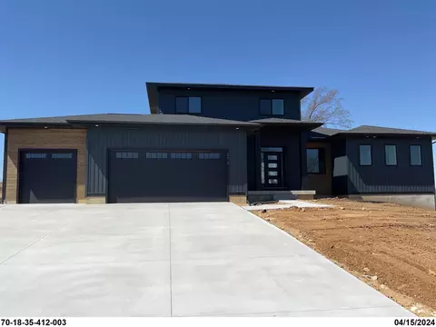 275 Ottogan Hills Ct, Dorr, MI 49323