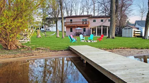 7057 Little Paw Paw Lake Rd, Coloma, MI 49038