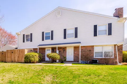 2624 Cherrywood Ct, St. Joseph, MI 49085