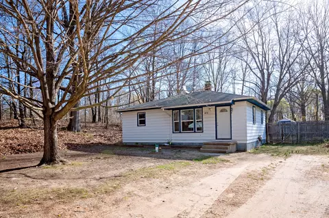 4131 Bansen Ln, Benton Harbor, MI 49022