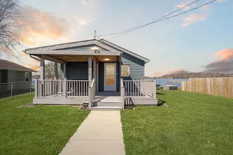 1592 Ambs Shore Dr, Jackson, MI 49201