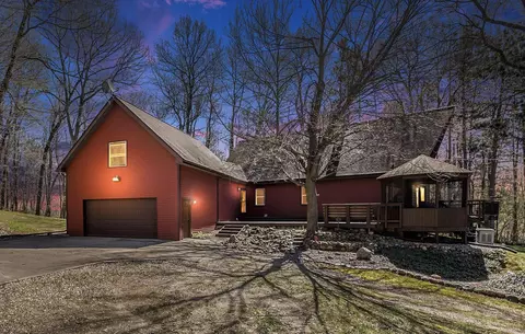 13675 S Jones Rd, Battle Creek, MI 49017