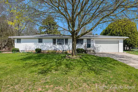 15160 16th Ave, Marne, MI 49435